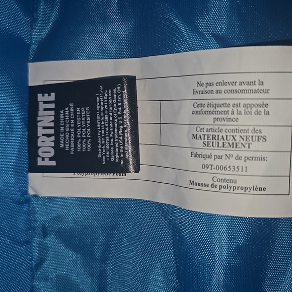 Licensed FORTNITE Rolling Carry On Suitcase - Picture 4 of 9